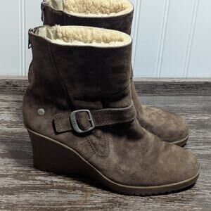 UGG Women's Gisella Brown Suede Wedge Sherpa Lined Winter Ankle Boots Size 10